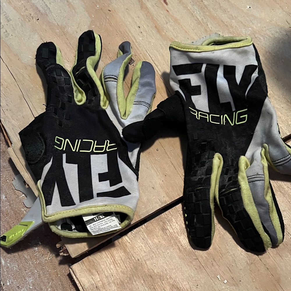 Fly Racing Kinetic Motor-cross Gloves Black and Green